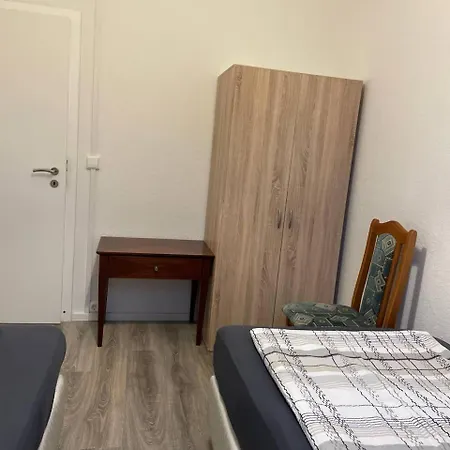 Apartment Zweibettzimmer Fuer Monteure In Dessau 3-zimmer-wohnung Mit Gemeinschaftskueche Und -bad Mildensee