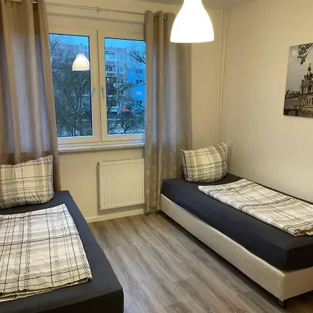 Zweibettzimmer Fuer Monteure In Dessau 3-zimmer-wohnung Mit Gemeinschaftskueche Und -bad