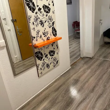 Zweibettzimmer Fuer Monteure In Dessau 3-zimmer-wohnung Mit Gemeinschaftskueche Und -bad Apartment
