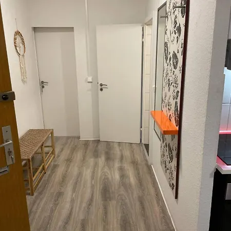 Apartment Zweibettzimmer Fuer Monteure In Dessau 3-zimmer-wohnung Mit Gemeinschaftskueche Und -bad Mildensee